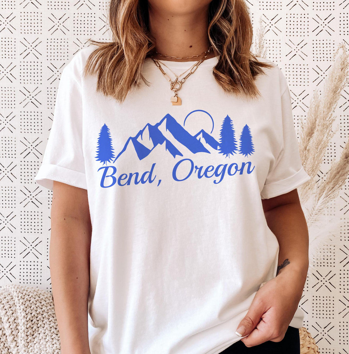 Bend Oregon TShirt Retro Mountain Unisex Bend Shirt Personalization Available Graphic Tee – Easygoing Wear · Must-Have Style